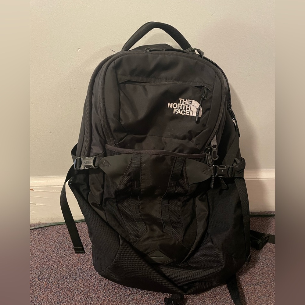 North face recon backpack
